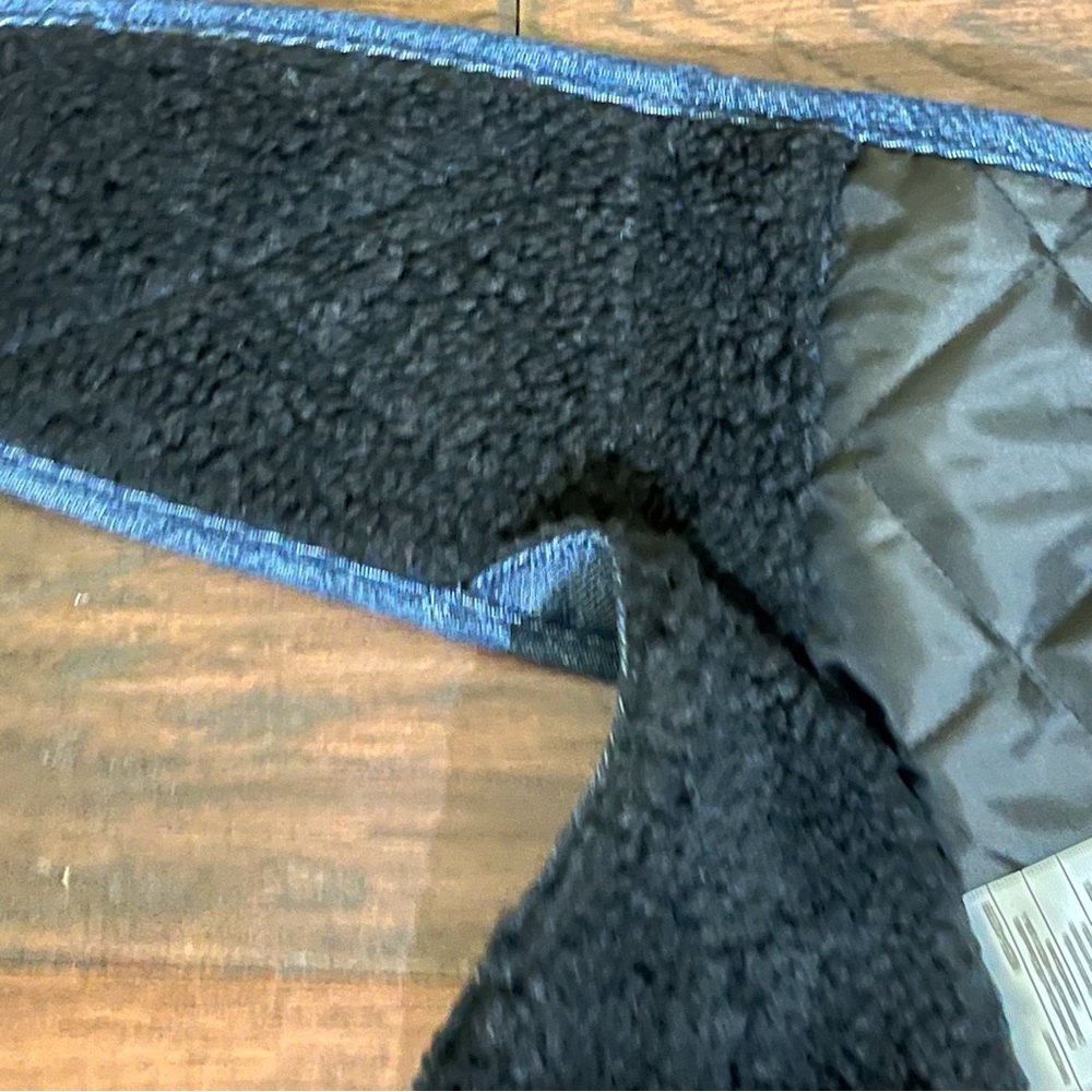 Carhartt Quilted Jacket in Black and  Navy Denim - Picture 6 of 7